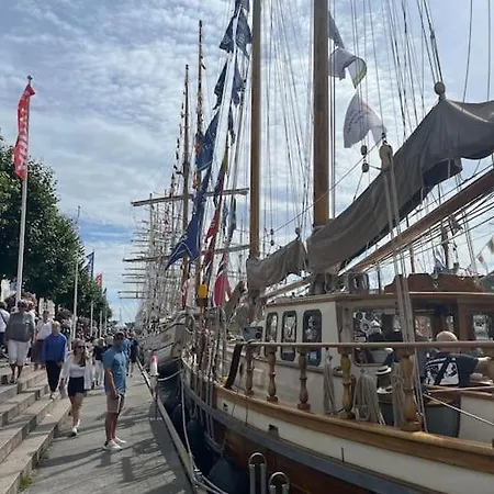 בית נופש Sjarmerende Og Solrikt Hus Naer Strender Pa