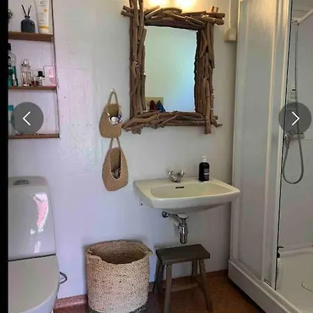 בית נופש Sjarmerende Og Solrikt Hus Naer Strender Pa *