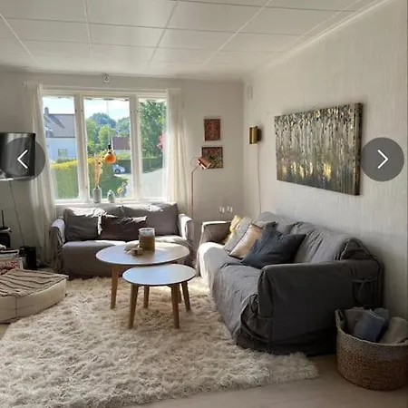 בית נופש Sjarmerende Og Solrikt Hus Naer Strender Pa *