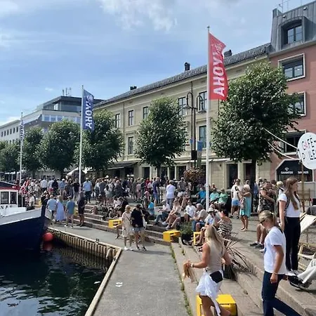 Sjarmerende Og Solrikt Hus Naer Strender Pa בית נופש *