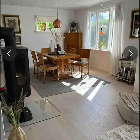 Sjarmerende Og Solrikt Hus Nær Strender På